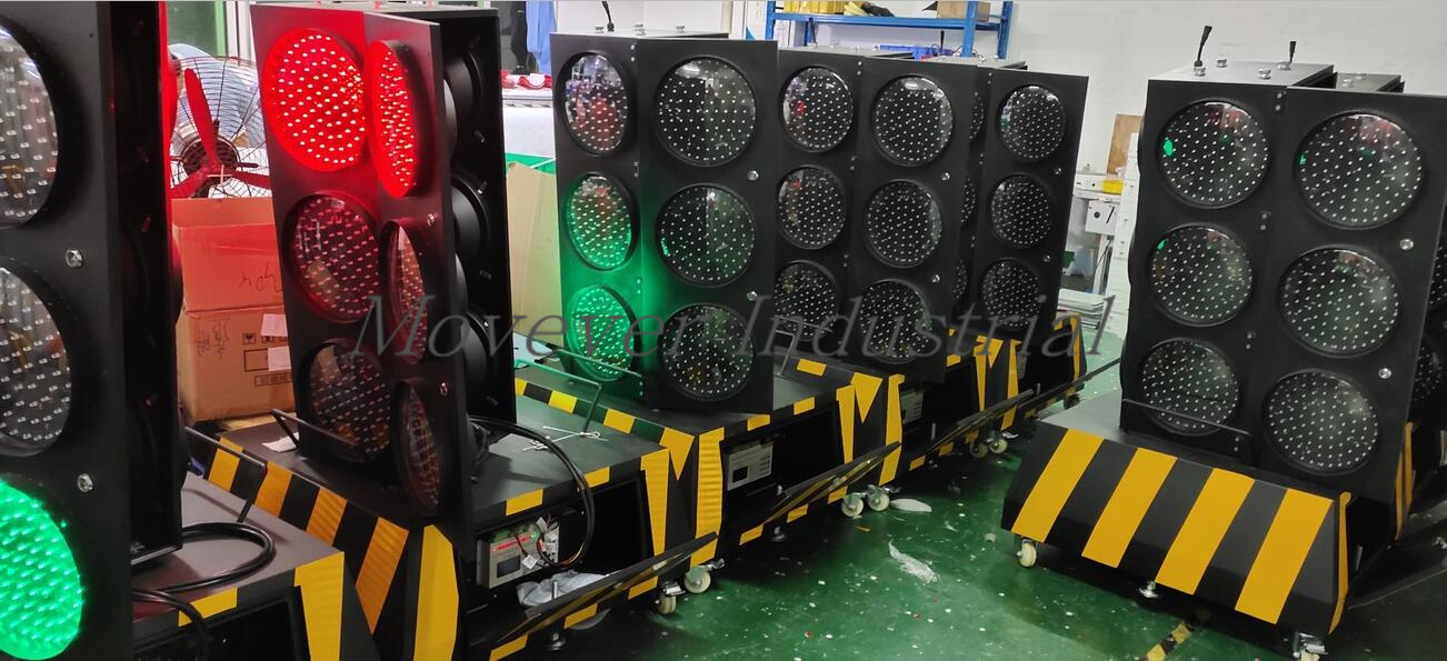 4 side solar movable traffic signal light(图1)